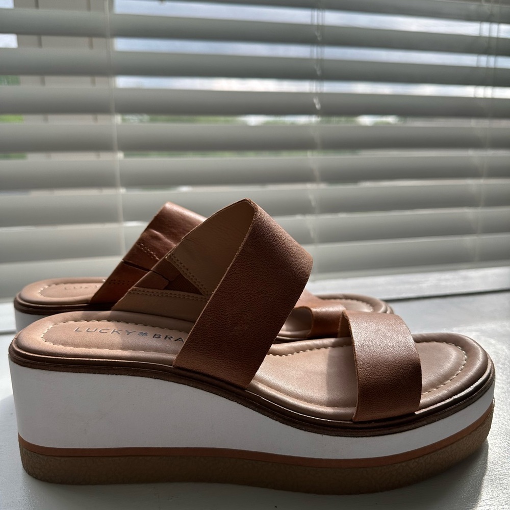 Lucky brand platforms size 7
